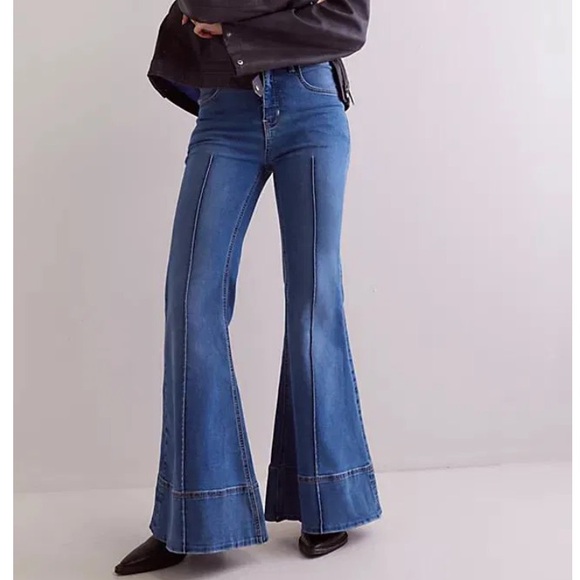 Free People Denim - Free People We The Free La Rosa Flare Jeans Bell Bottoms Size 28